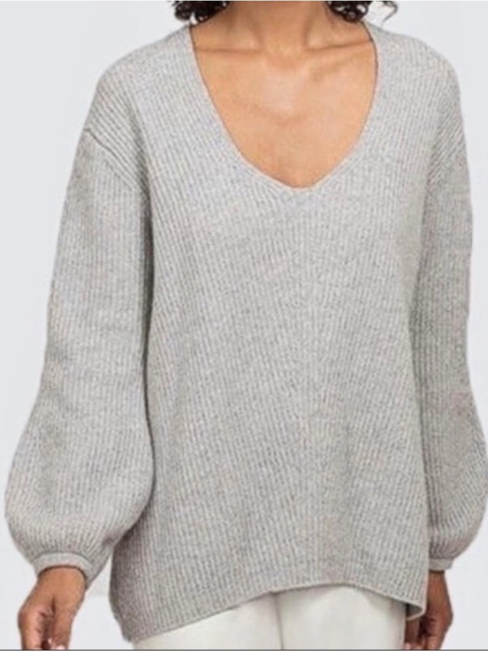 Cuyana gray v-neck sweater with balloon sleeve women’s small cozy sweater luxury